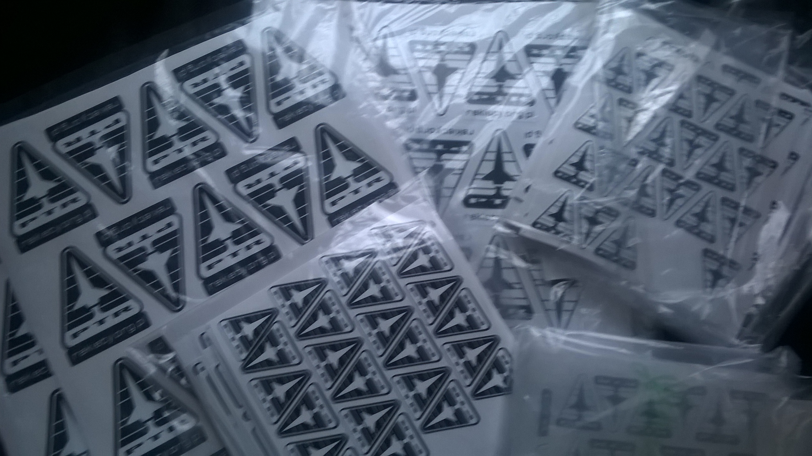 Naklejki - sorry za jakość - ale to tylko naklejki - logo każdy z nas zna.