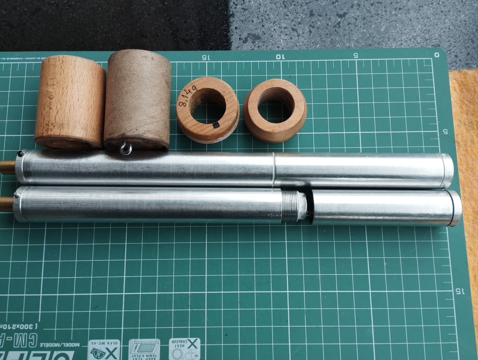 Silniki,łożai stożki zejściowedo rury40/38.